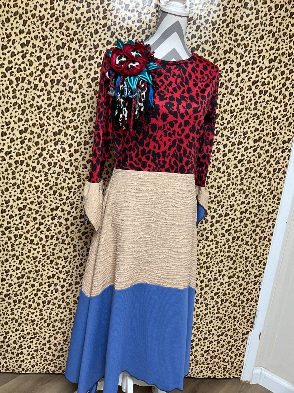 Dress and flower pin set